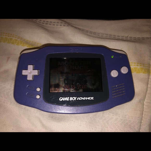 Game boy advance - Picture 3 of 5